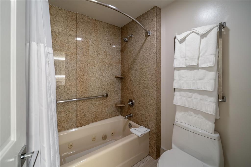 Best Western Plus Palm Court Hotel - photo 38