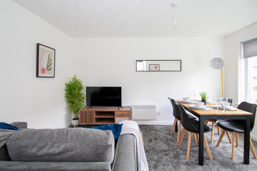 Greenside Getaway - last minute hotel in Newarthill