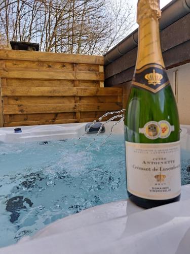 La cabane d'Achille La Roche en Ardenne — 4-Star Luxury Hotel in La Roche-En-Ardenne, Belgium