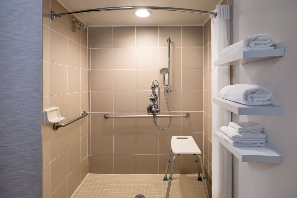 Hampton Inn & Suites Denver Cherry Creek - photo 22
