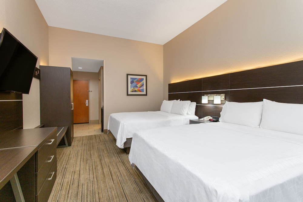Holiday Inn Express Hotel & Suites Silver Springs Ocala by IHG - photo 8