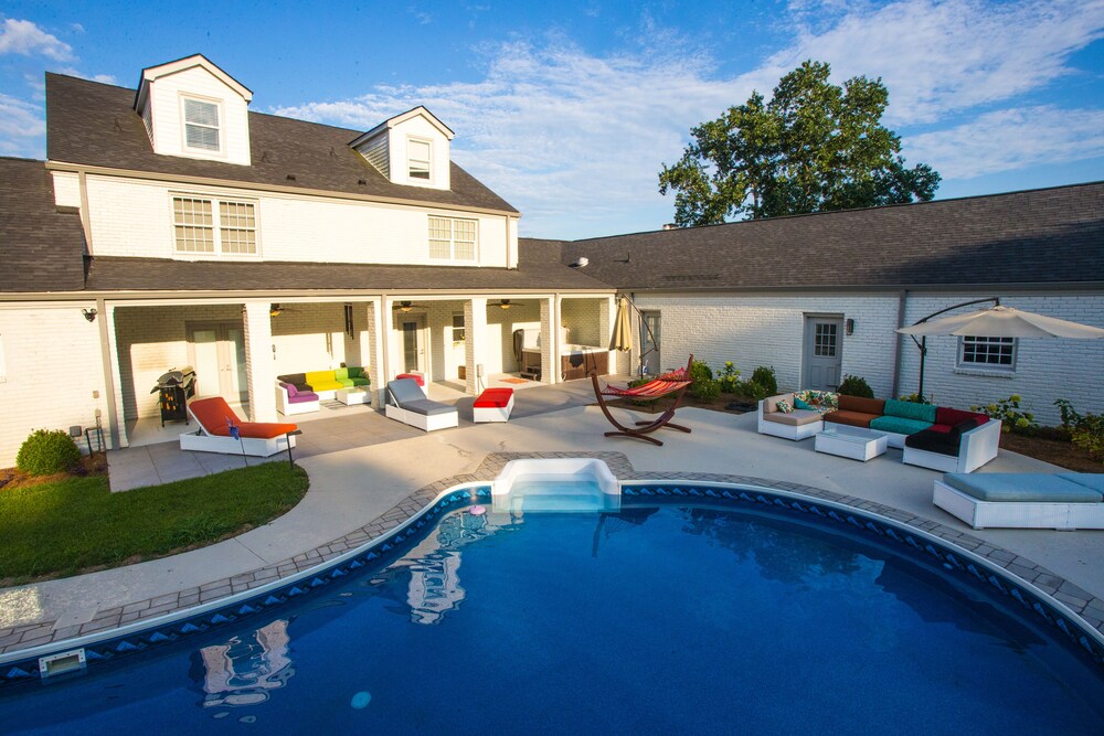 Reunion Stay in Franklin, United States