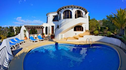 La Madrugada Luxury Moraira Villa With Sea Views and Private Heated Pool — 4-Star Luxury Hotel in Moraira, Spain
