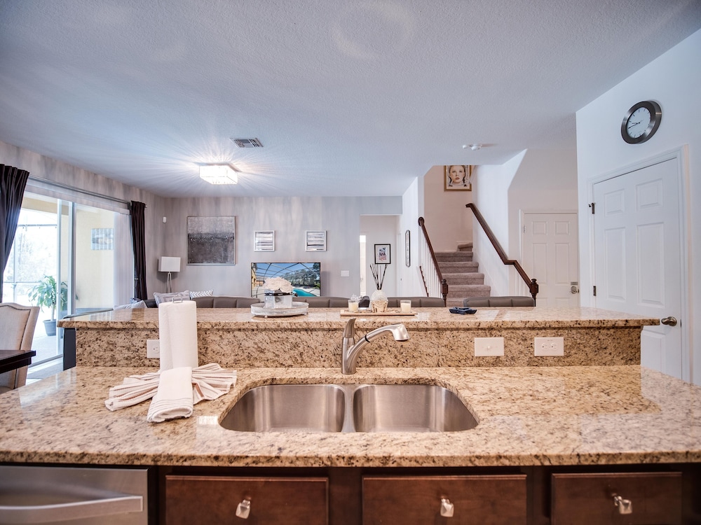 Blissful Retreat 6 Bedrooms - photo 20