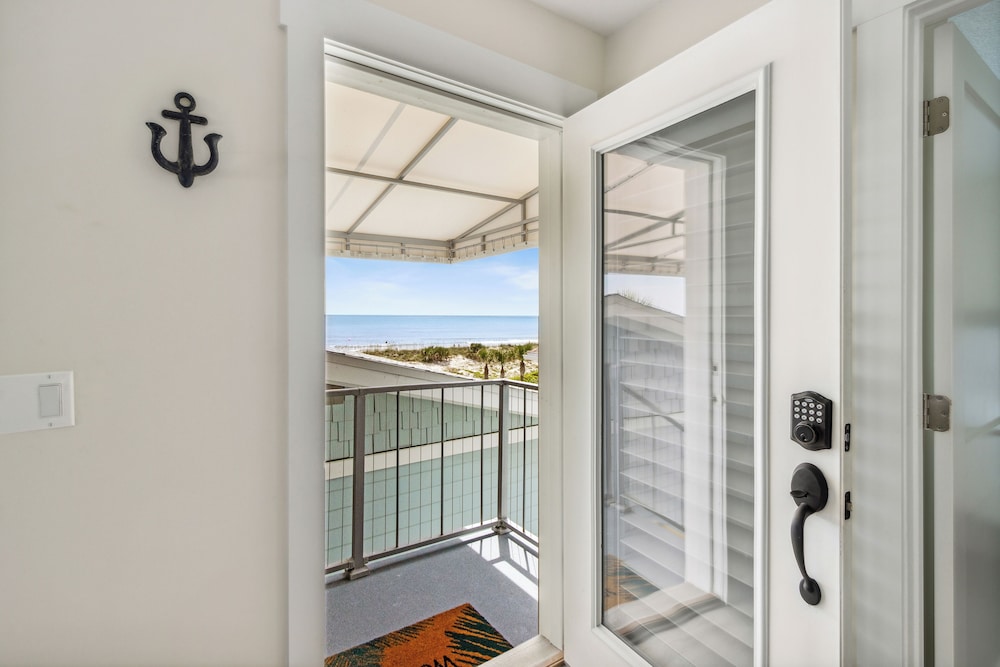 Seahorse Oceanfront Inn - photo 68