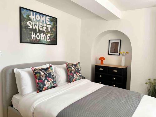 Charming Period Apartment for 3 Near Uni Hospital and Town Free Parking