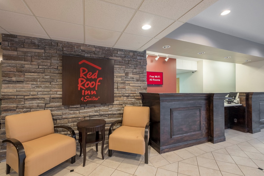 Red Roof Inn & Suites Biloxi Ocean Springs - photo 3
