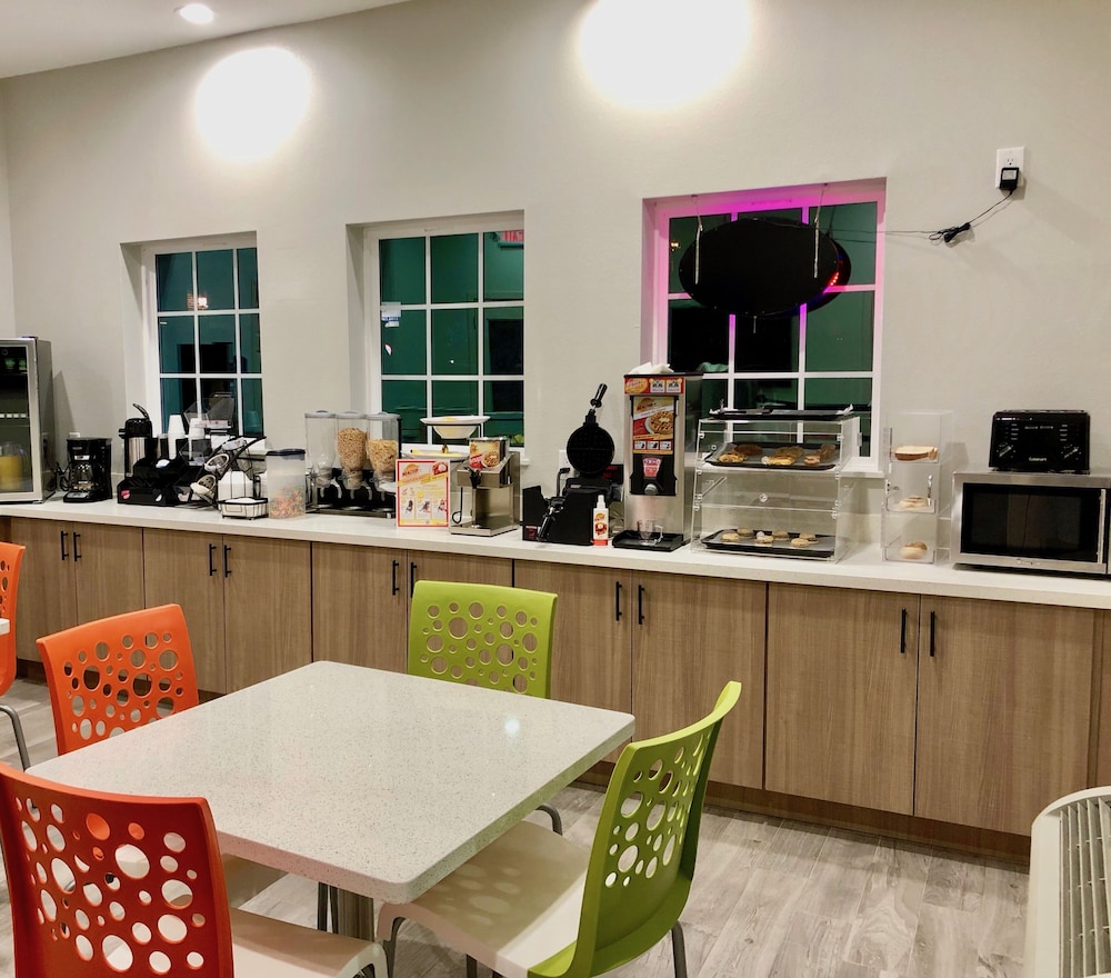 Americas Best Value Inn Houston Willowbrook - photo 29