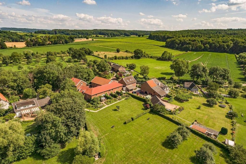 Het mooiste uitzicht De Oogappel — 4-Star Luxury Hotel in Vijlen, Netherlands