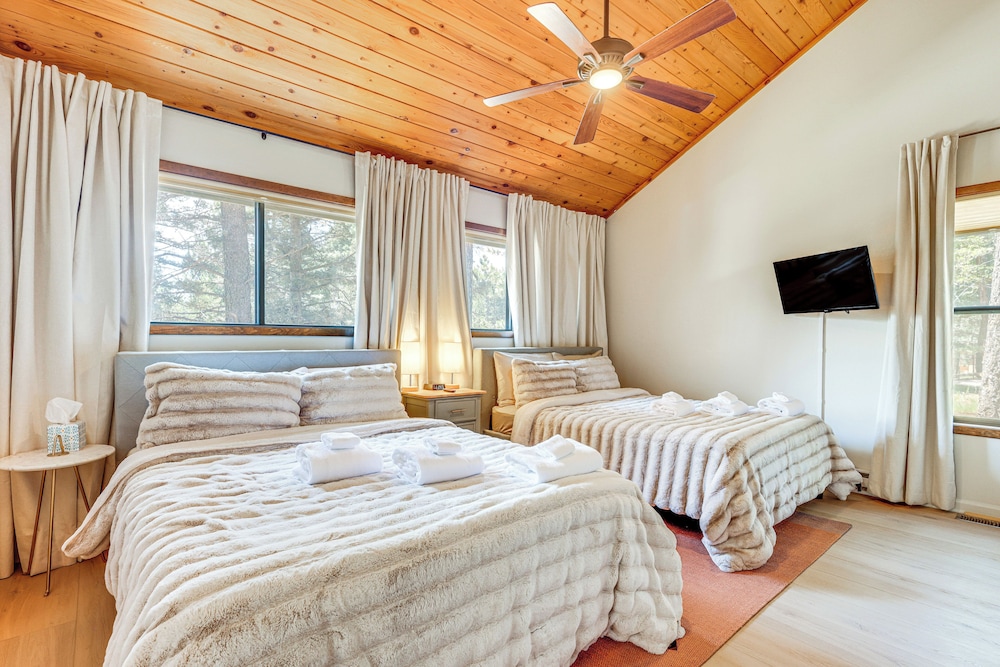 4 Mi to Angel Fire Resort: Retreat w Hot Tub - photo 14