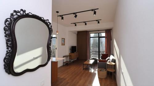 Super Stylish 1BR Apartment Near Fabrica