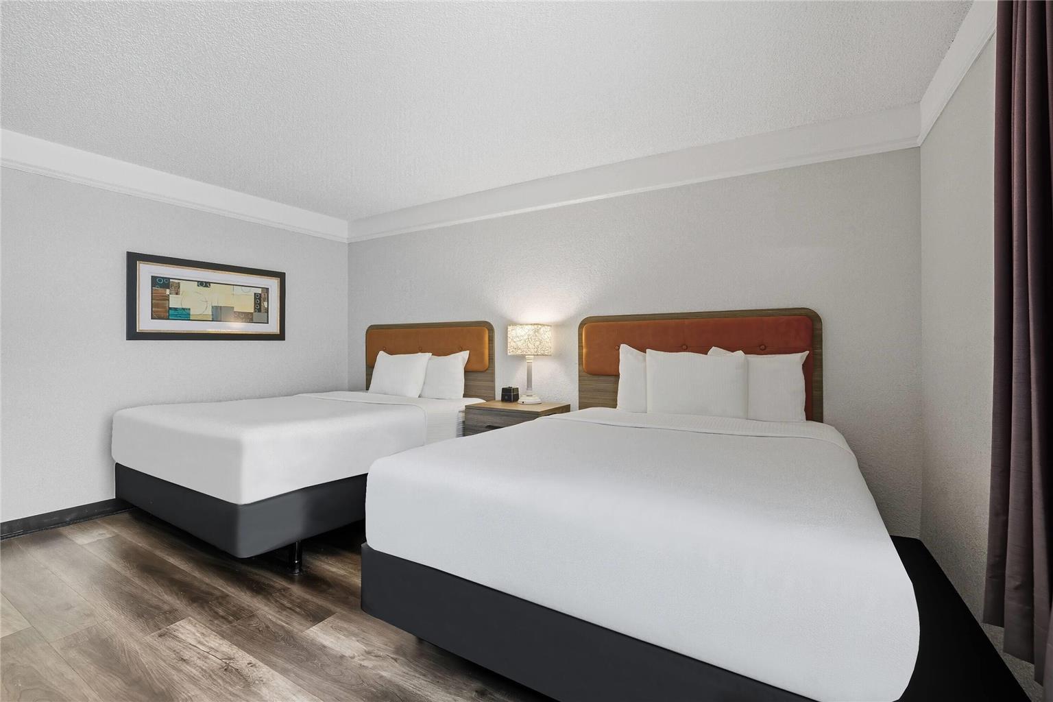 La Quinta Inn & Suites by Wyndham Miami Airport West - photo 27