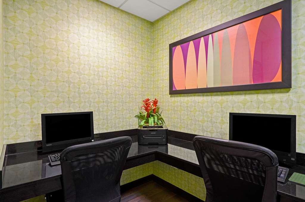 La Quinta Inn by Wyndham Columbia SE Fort Jackson - photo 41