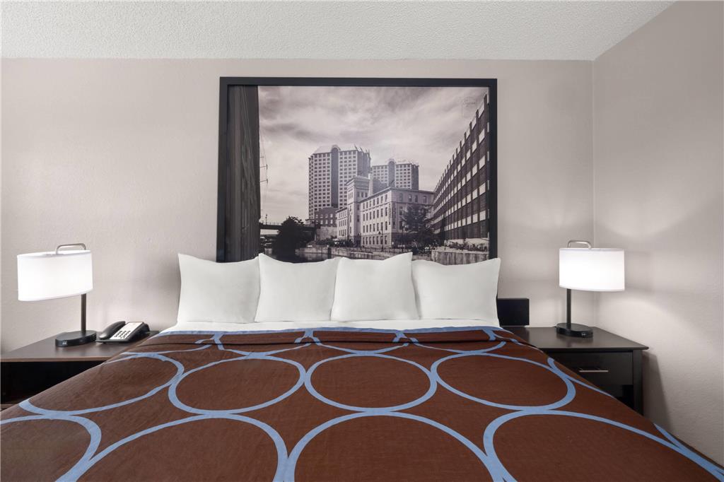Super 8 by Wyndham Farmville - photo 18