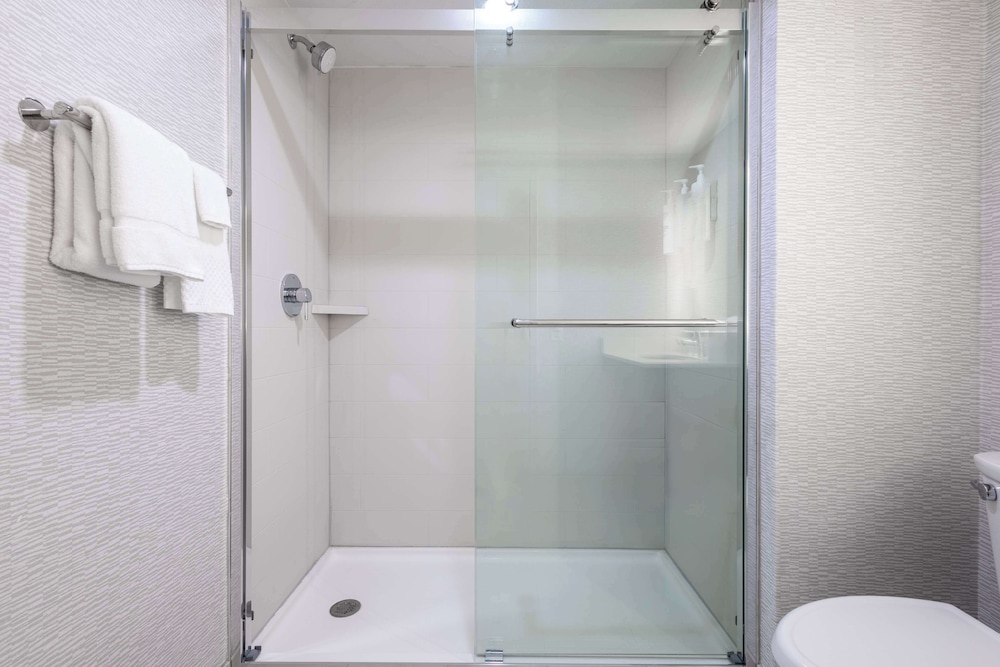 Hampton Inn & Suites Venice Bayside South Sarasota - photo 32