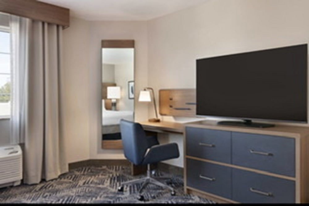 Candlewood Suites Mount Pleasant by IHG - photo 15