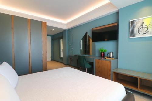 Porta Kavalja Resort — 4-Star Luxury Hotel in Golem, Albania