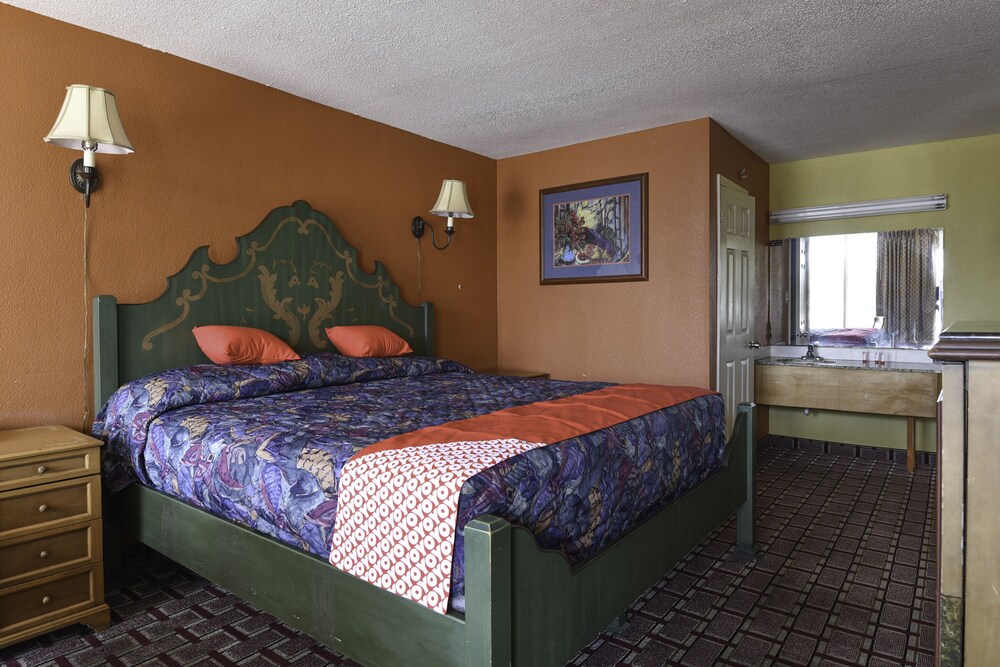 Hotel Valdosta GA I 75 & St Augustine Rd - photo 7