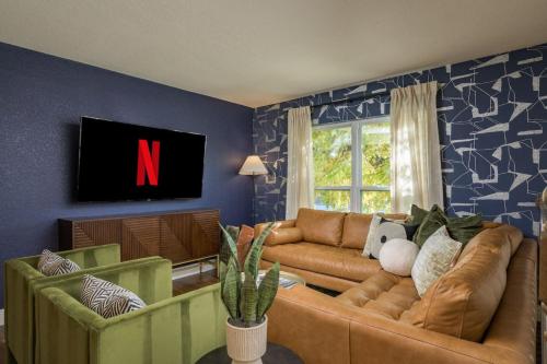 The Ultimate Hangout House — 4-Star Luxury Hotel in Denver, United States