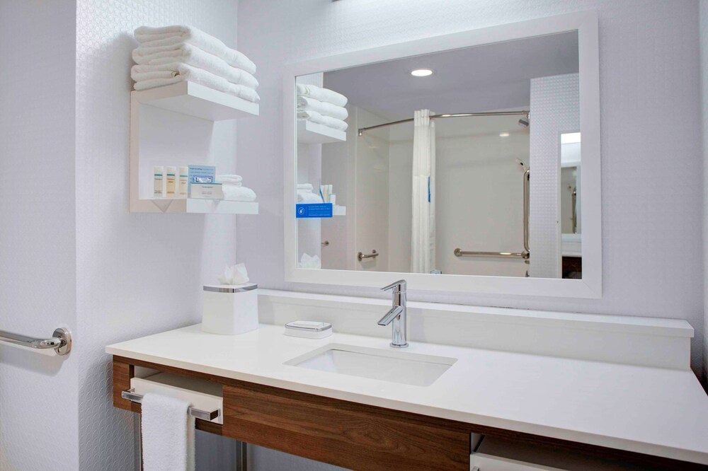 Hampton Inn & Suites Flagstaff East - photo 17
