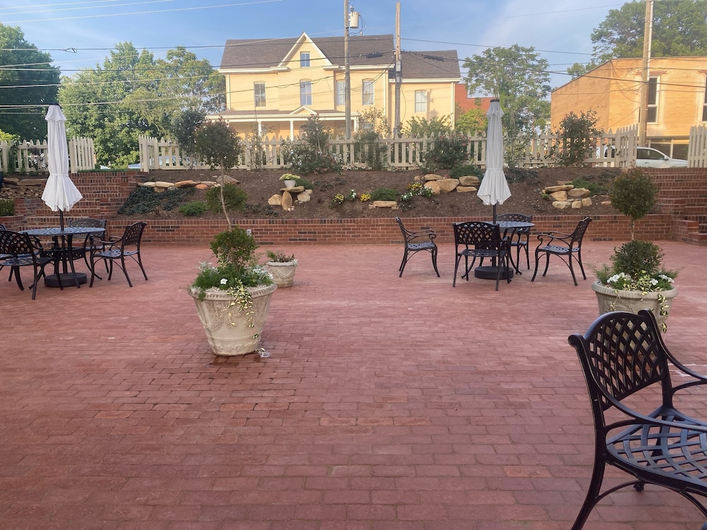 Summit Street Inns - photo 105