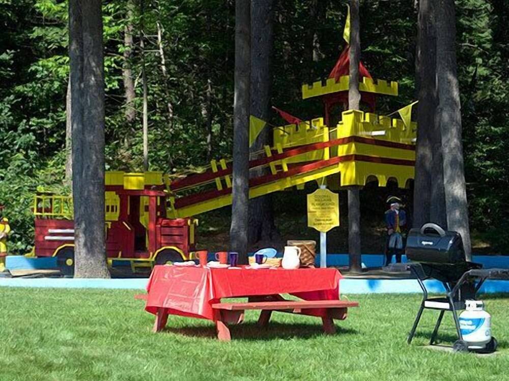 Colonel Williams Resort and Suites - photo 13