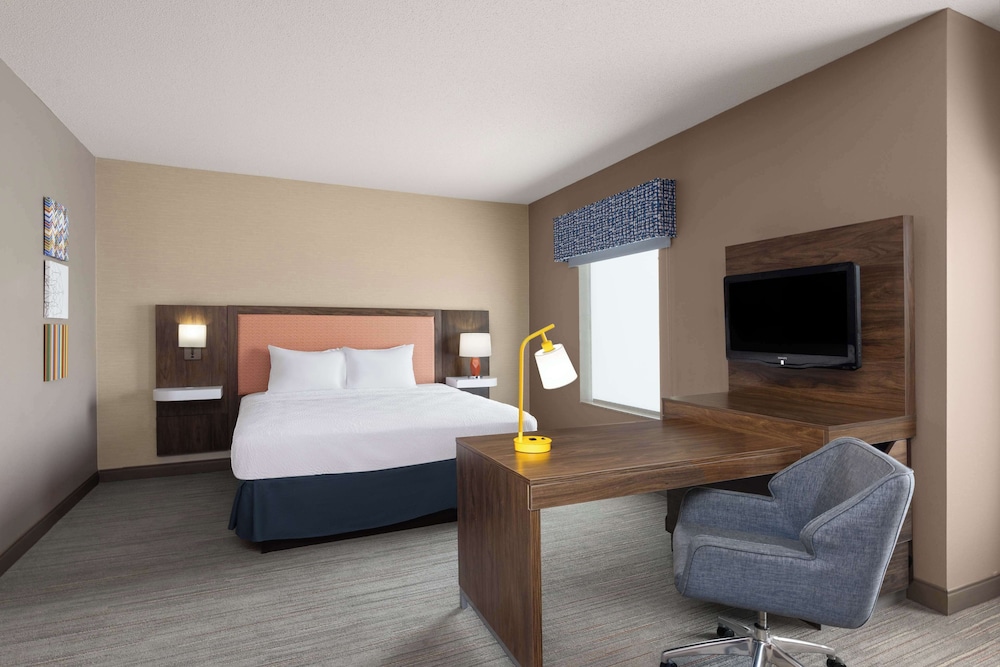 Hampton Inn & Suites Harrisburg North - photo 19