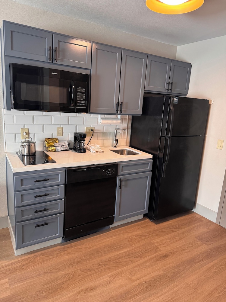 Candlewood Suites Houston by IHG - photo 23
