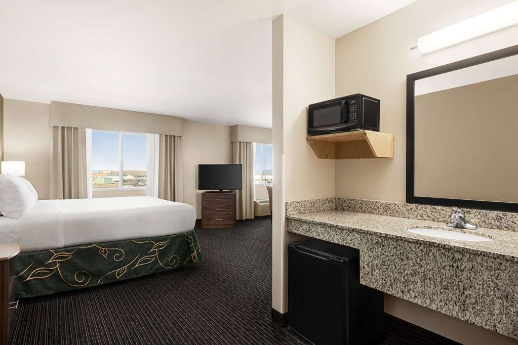 Baymont by Wyndham Rawlins - photo 4