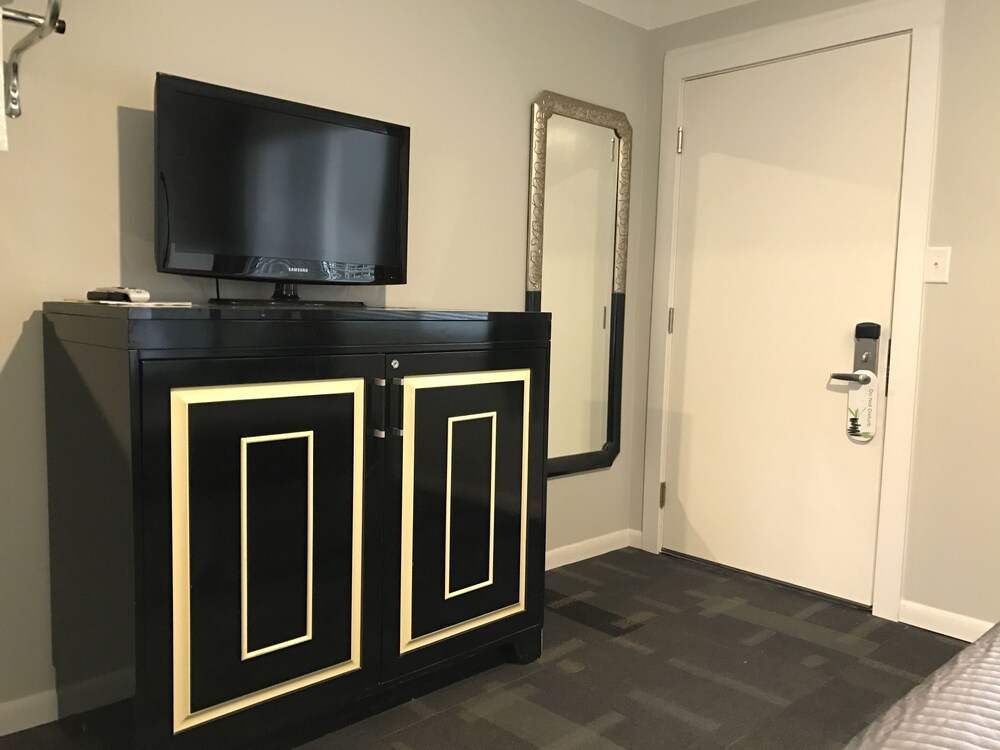 Hotel Royal Oak - photo 12