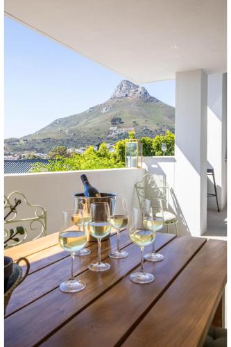 Saltwater Villa — 4-Star Luxury Hotel in Cape Town, South Africa