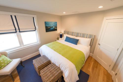 The East Island Reserve Hotel - photo 16
