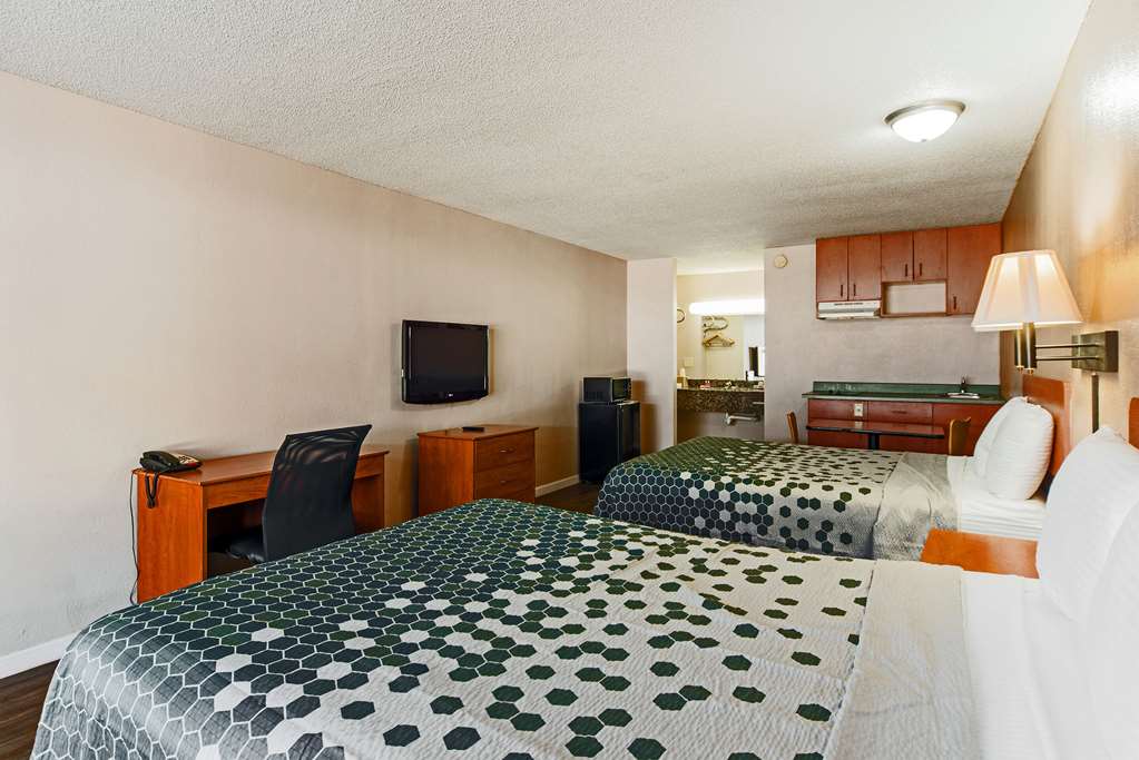 Econo Lodge And Suites Bricktown - photo 39