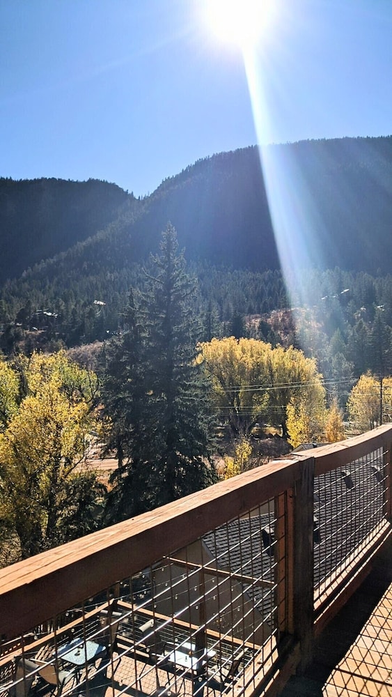 The Green Mountain Falls Lodge - photo 88