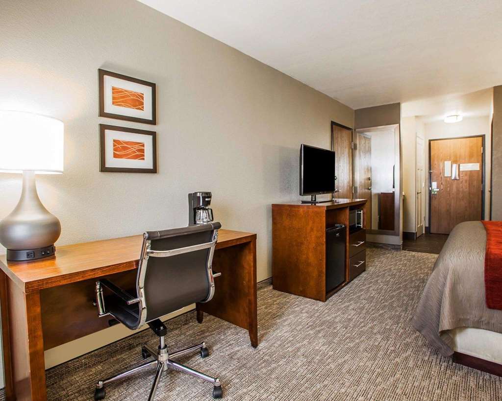 Comfort Inn Marshalltown South - photo 11