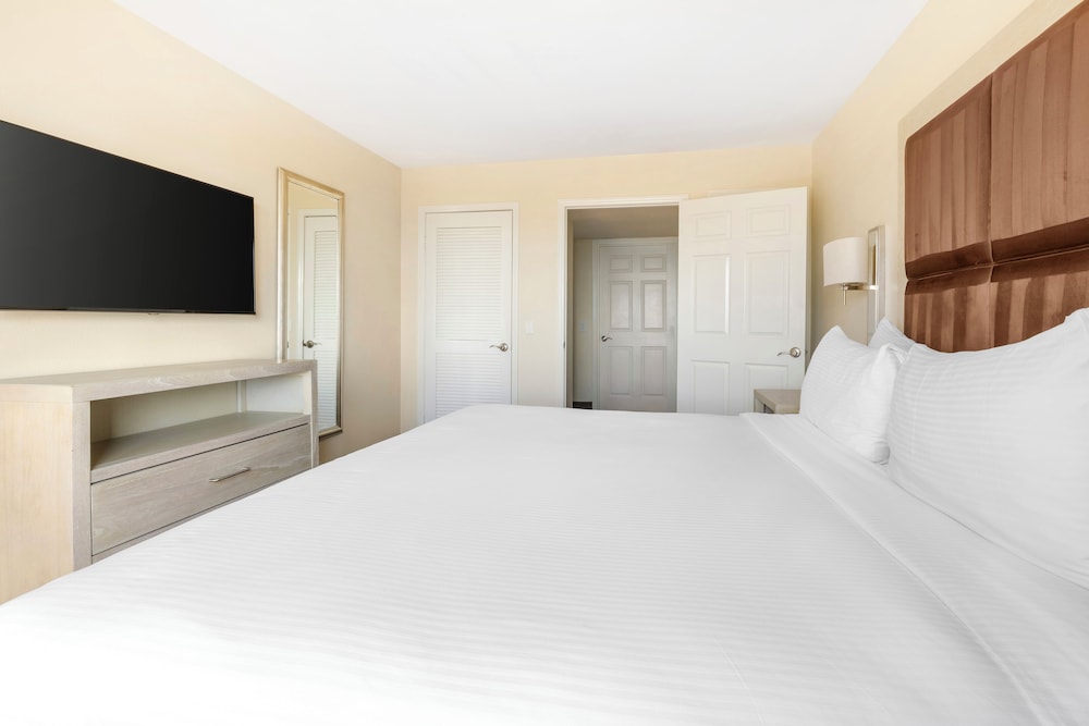 Hilton Vacation Club Riviera Beach & Shores CA - photo 43