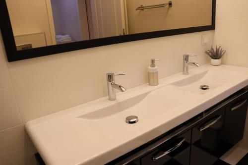 Platinia home — 4-Star Luxury Hotel in Cluj-Napoca, Romania