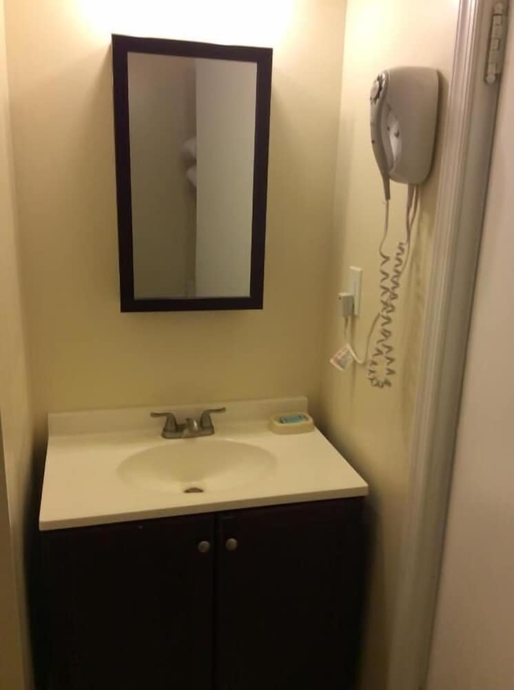 Tidewater Motel - photo 23