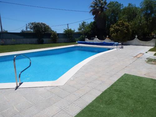 Spacious Villa Lara Estoi with heated pool — 4-Star Luxury Hotel in Faro, Portugal