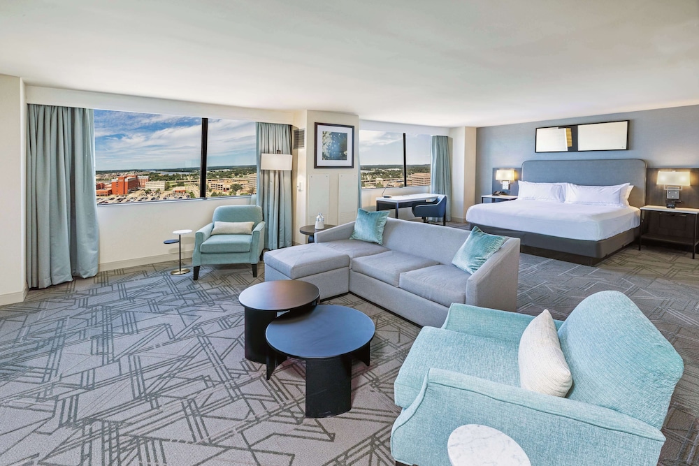 DoubleTree by Hilton Tulsa Downtown - photo 45