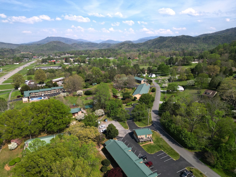 Tremont Lodge & Resort - photo 325