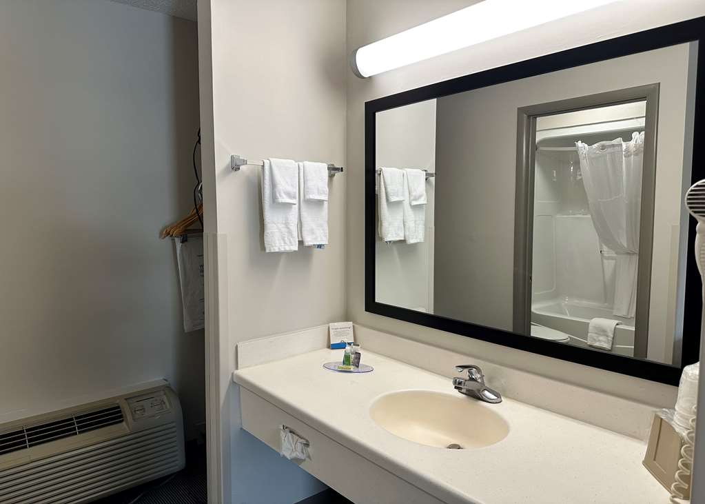 Days Inn by Wyndham Valdosta I 75 - photo 30