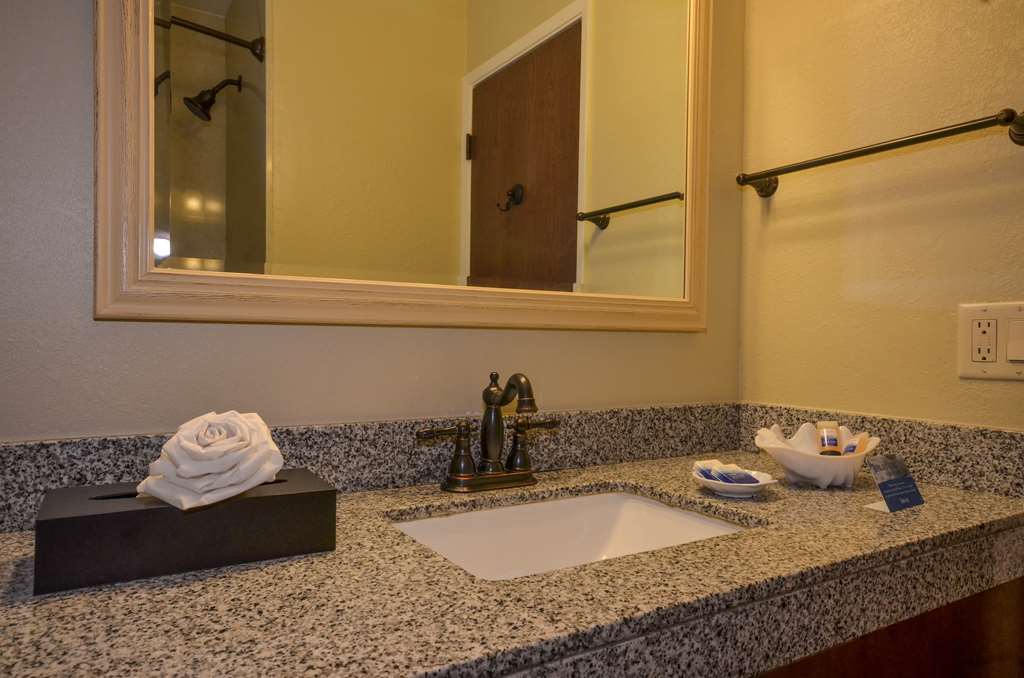 Best Western The Inn & Suites Pacific Grove - photo 26