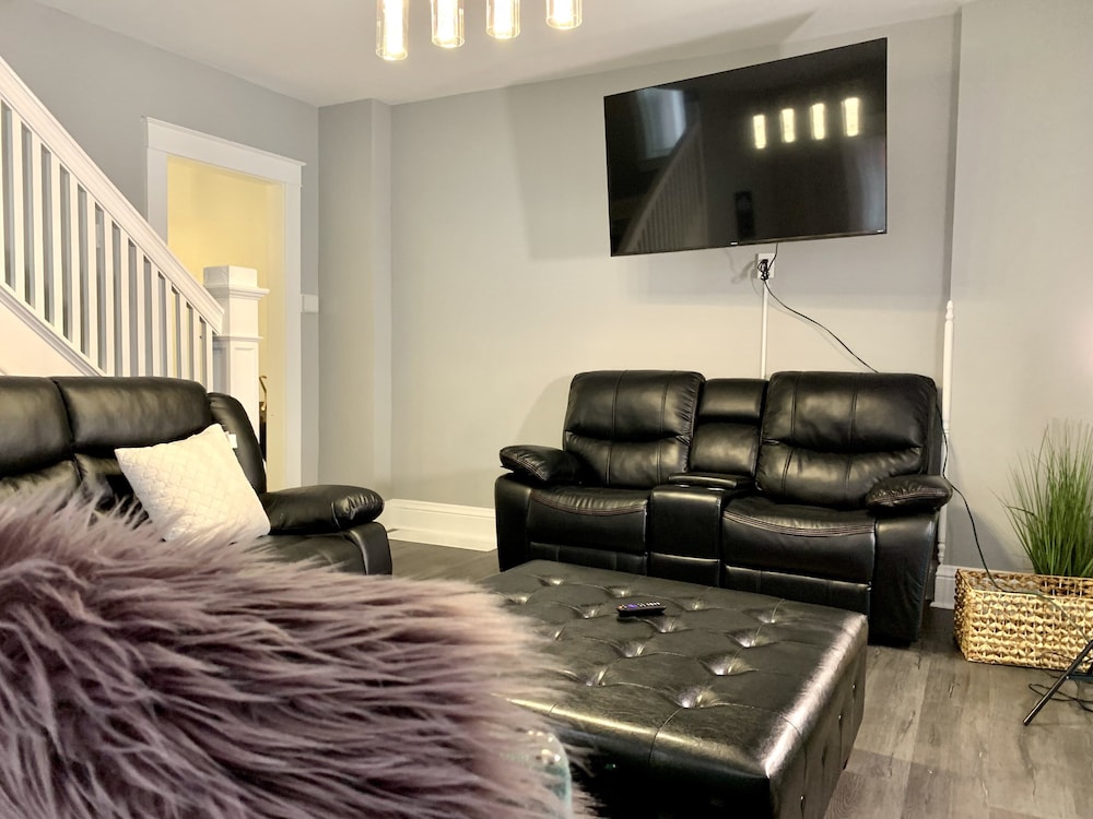 Texas Hold em Duplex 3BR Free Parking - photo 18