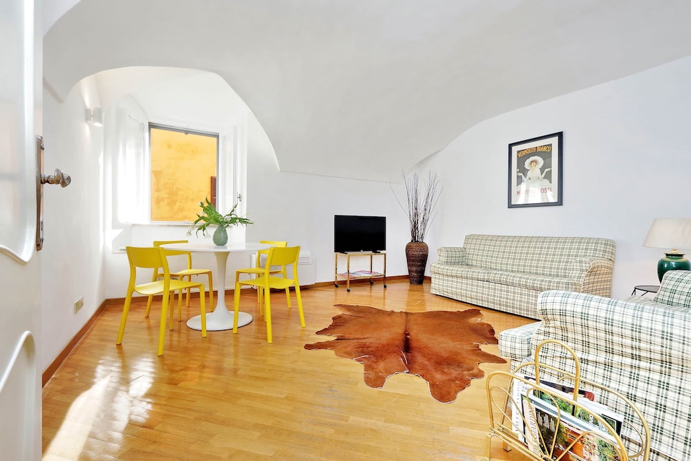 Clementina Charme My Extra Home — 4-Star Luxury Hotel in Rome, Italy