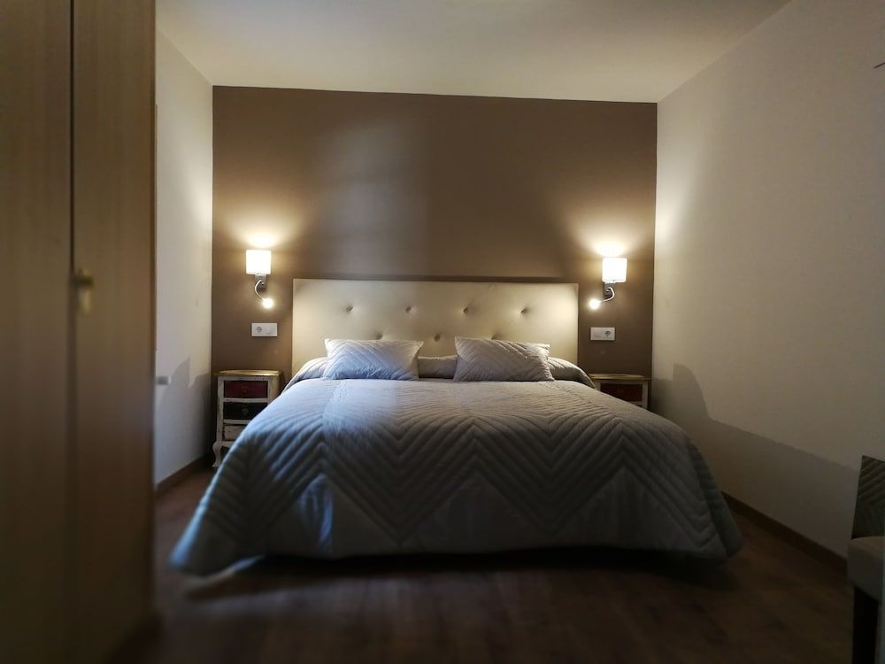 Hostal Casa Lacreu — Sahun — photo 2