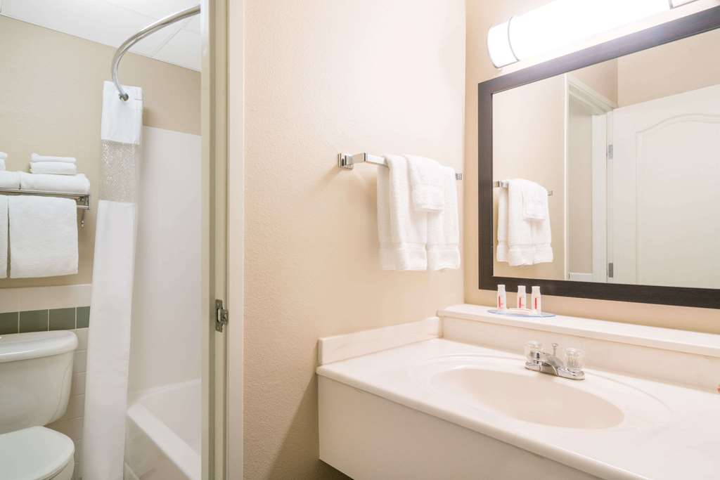 Baymont by Wyndham Baxter Brainerd Area - photo 26