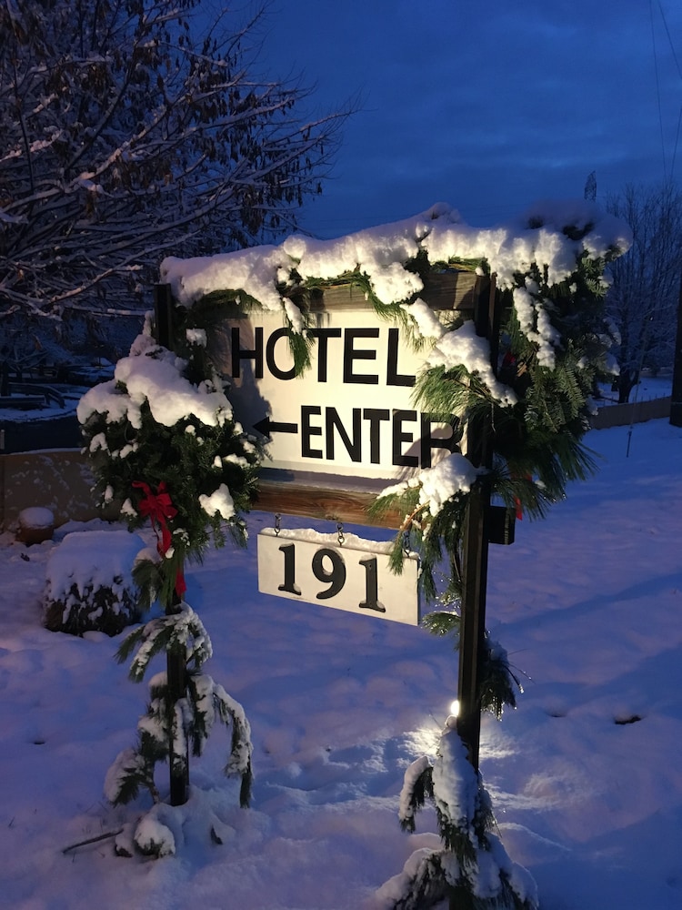 Colts Neck Inn Hotel - photo 45