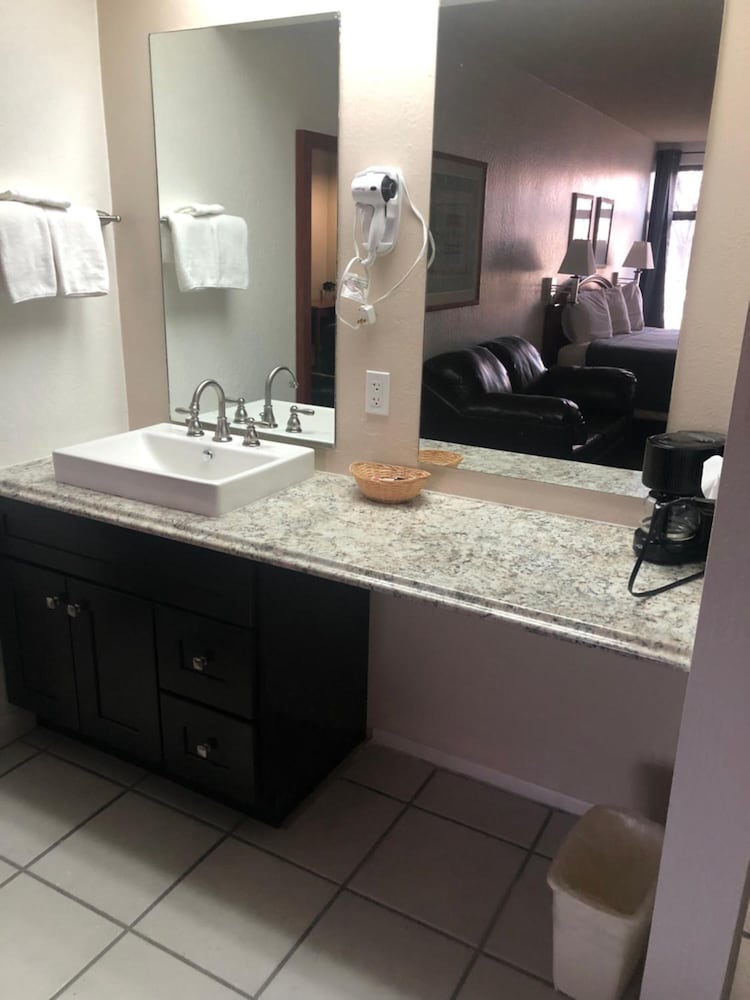 Antelope Hills Inn - photo 10