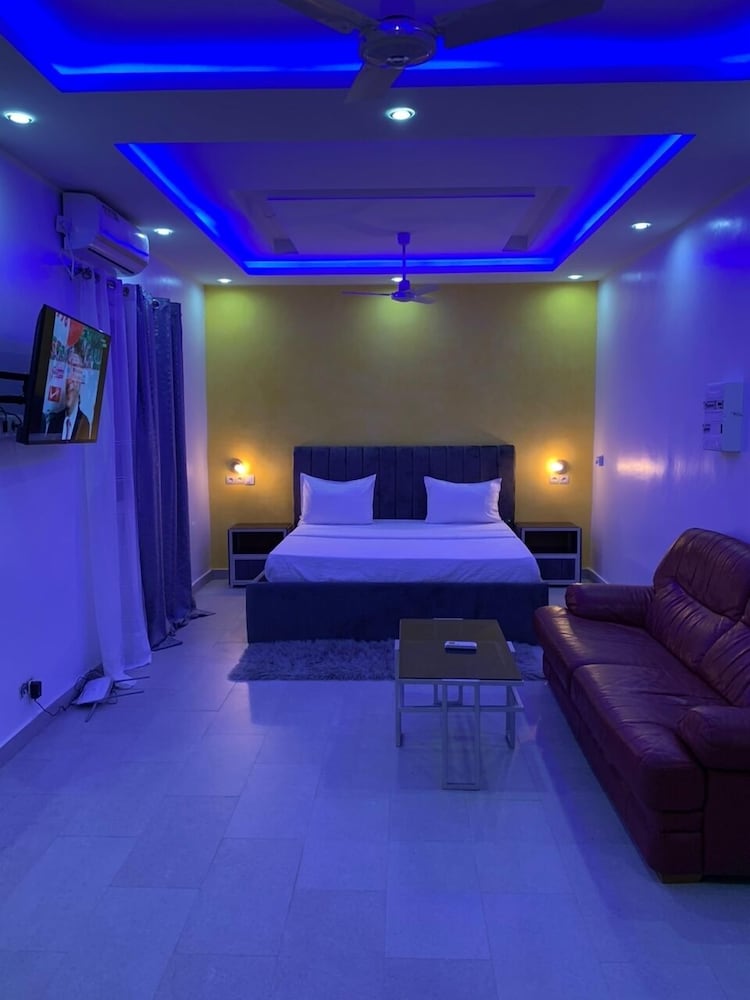 Résidence Astou Yoni — 4-Star Luxury Hotel in Dakar, Senegal